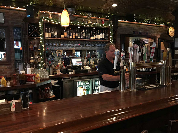 Carsons Tavern